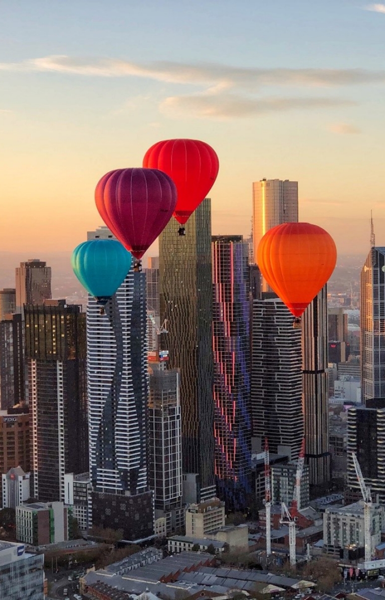Melbourne Sunrise Hot Air Balloon Flight (c) Visit Victoria